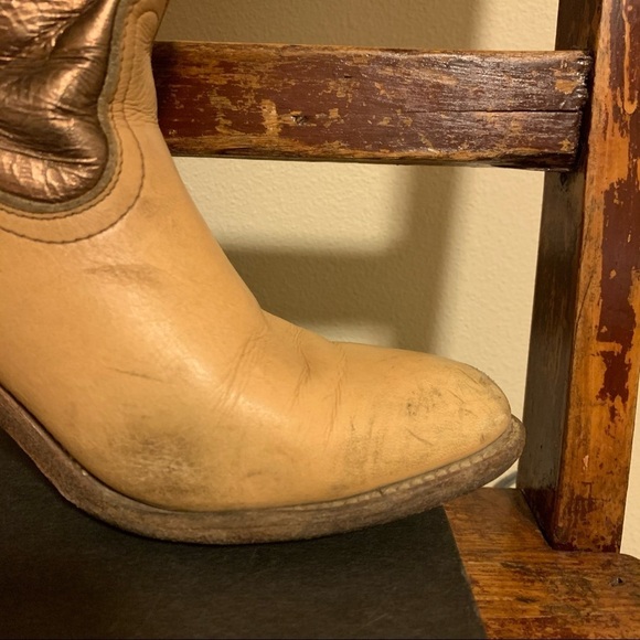 Frye Vintage Metallic Cowboy Western Boots Tan Festival Bohemian Unique! - Picture 11 of 16